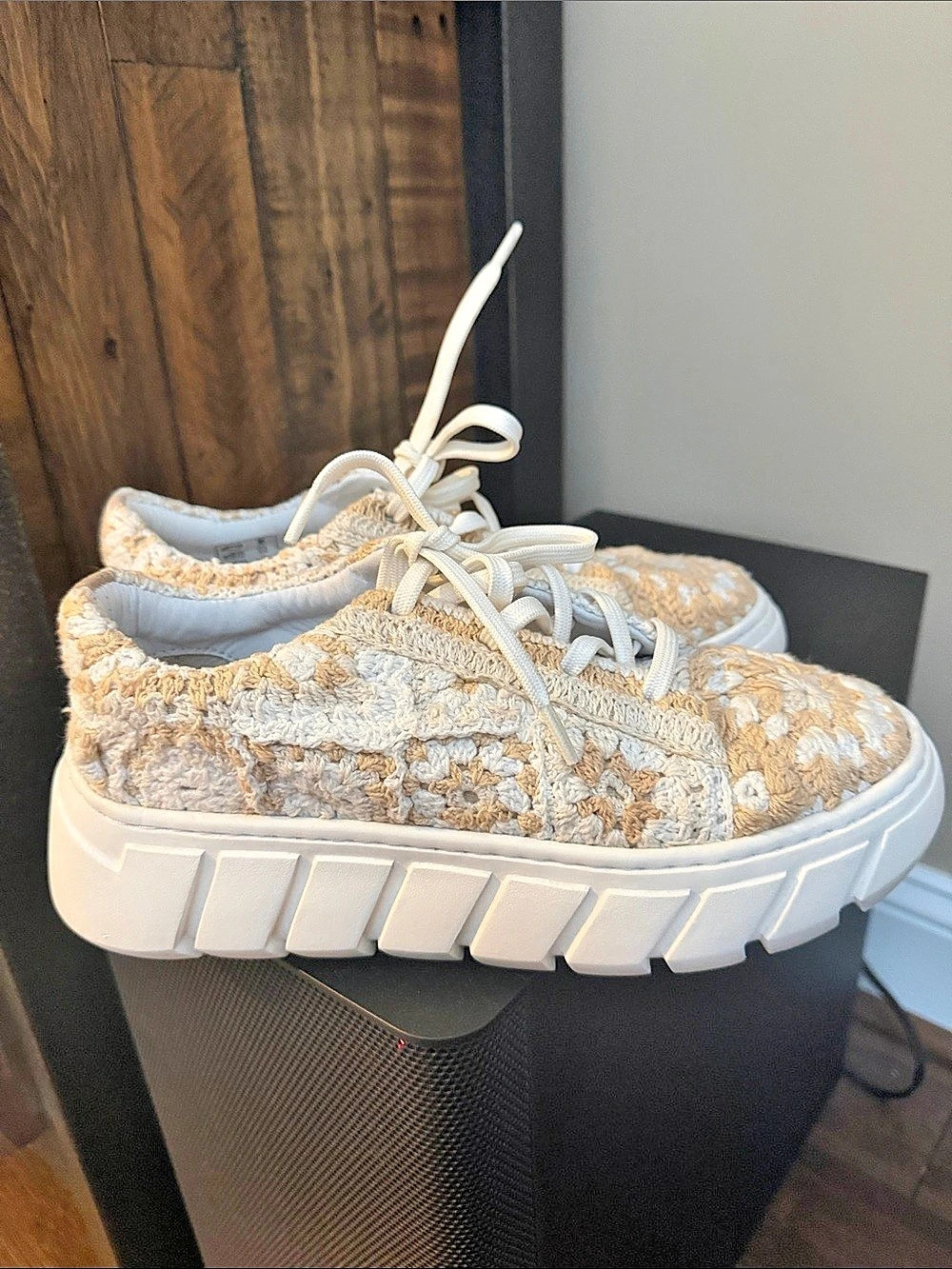Free People Crochet Low Pro Sneakers Floral Cream & Beige US 6